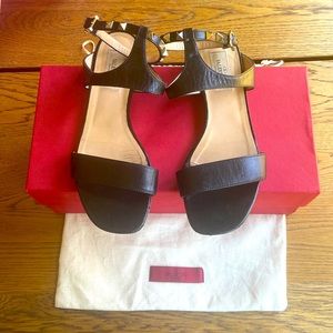 Authentic Valentino Garavani Rockstud Black Leather Sandals Size 37.5